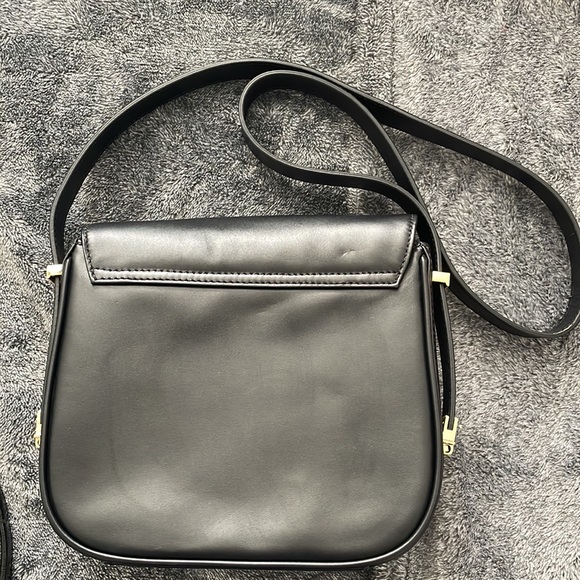 NWOT Ted Baker Beesome Slim Bow
Mid crossbody handbag,  8"x7.5"x2.25" BLACK - Picture 12 of 14